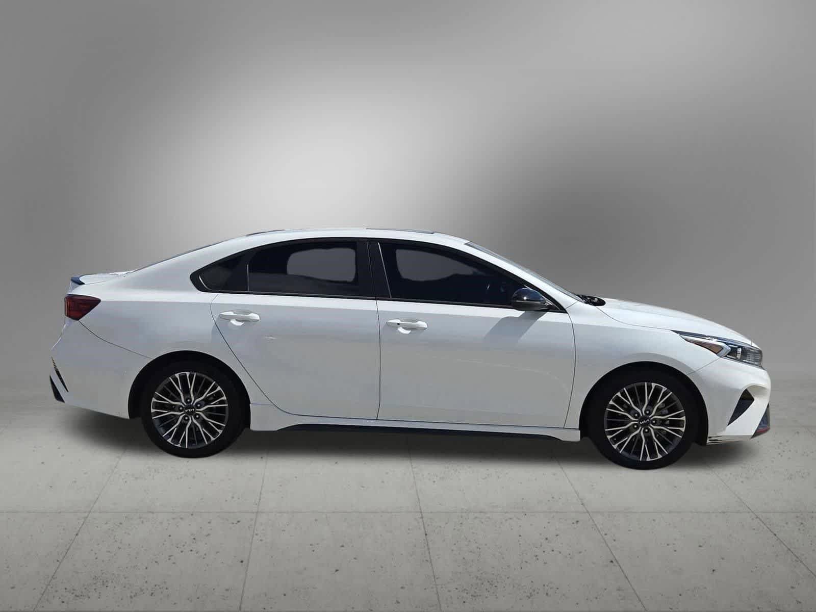 Used 2022 Kia Forte GT-Line w/ GT-Line Premium Package image 7
