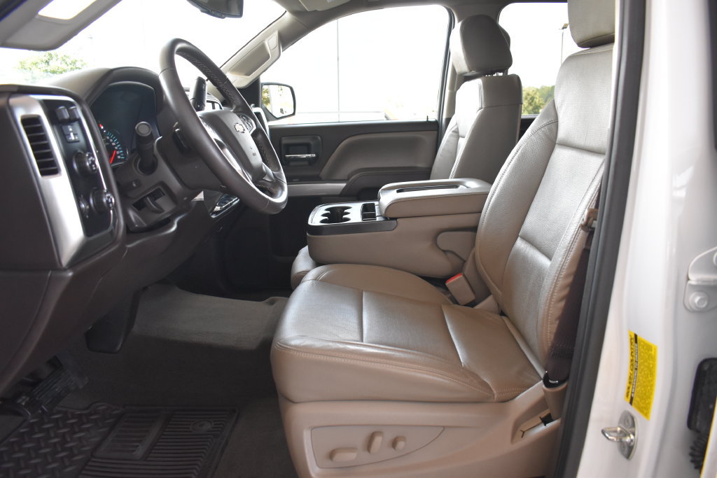 Used 2017 Chevrolet Silverado 1500 LT w/ All Star Edition AWD/4WD image 4