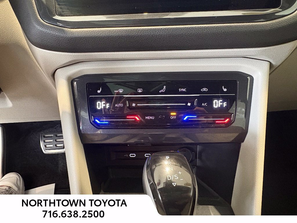Used 2024 Volkswagen Tiguan SE R-Line AWD/4WD image 16