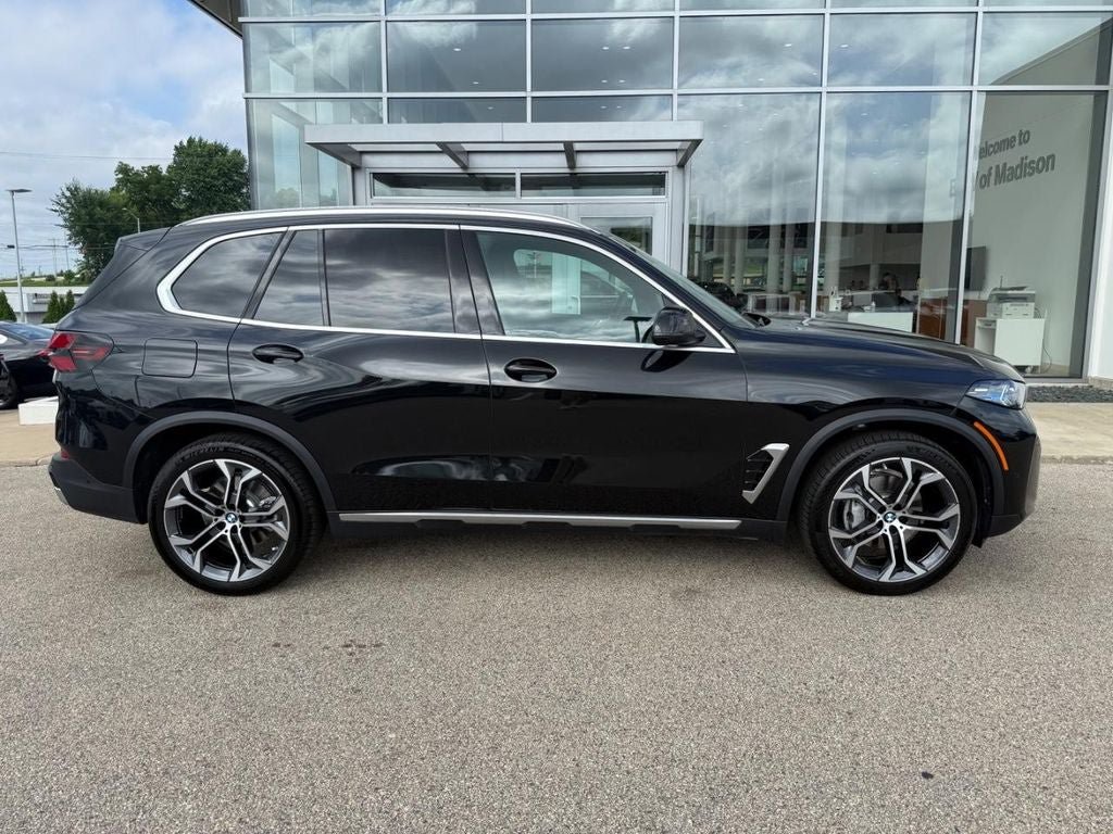Used 2026 BMW X5 xDrive40i w/ Climate Comfort Package AWD/4WD image 2