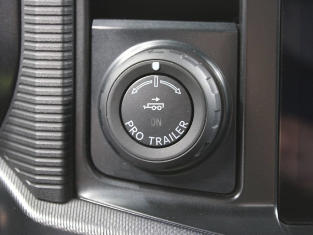 Used 2025 Ford F150 Platinum w/ FX4 Off-Road Package AWD/4WD image 73