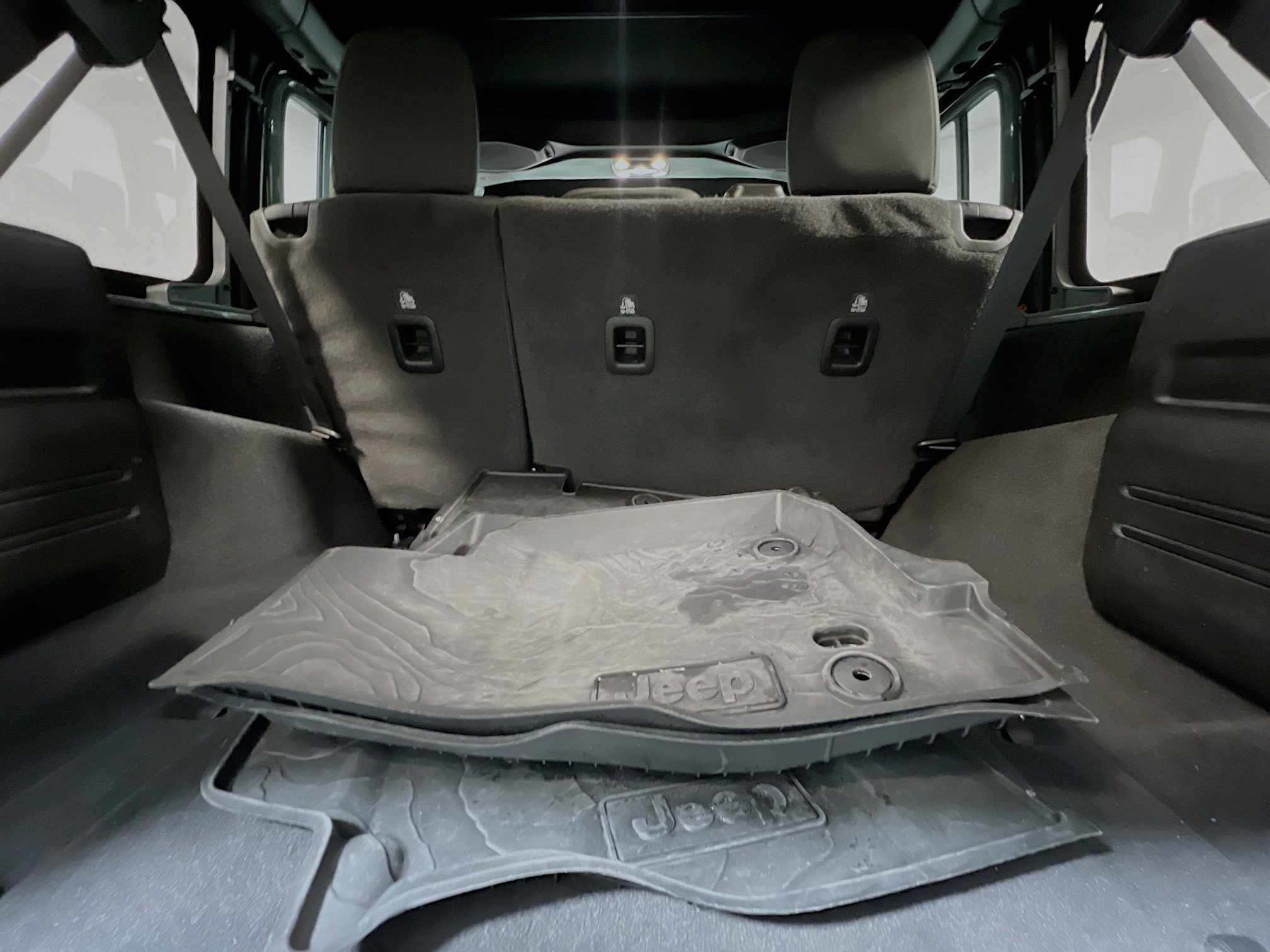 Used 2021 Jeep Wrangler Unlimited Sport image 34