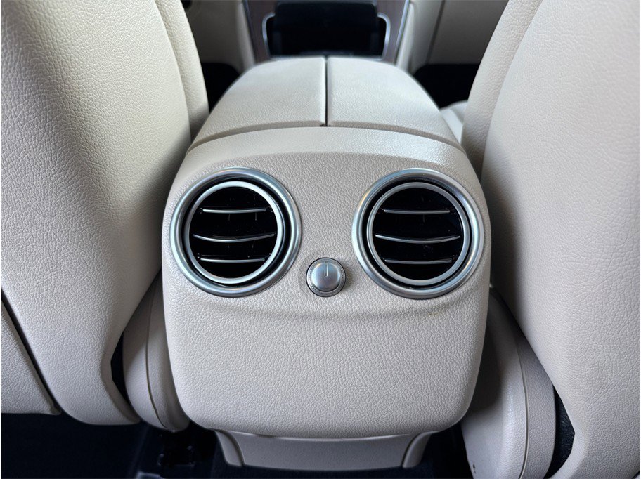 Used 2020 Mercedes-Benz GLC 300 4MATIC w/ Multimedia Package image 40