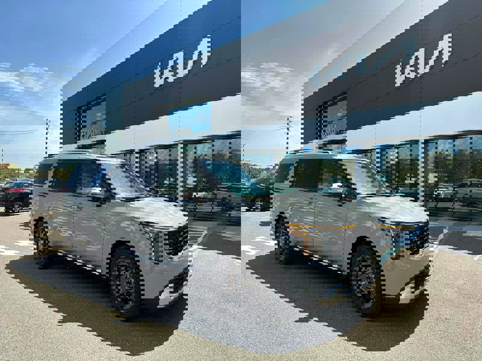 New 2025 Kia Carnival SX