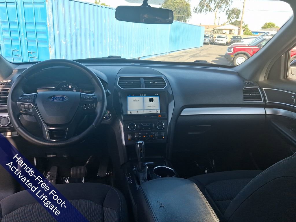 Used 2017 Ford Explorer XLT w/ Equipment Group 201A FWD image 15