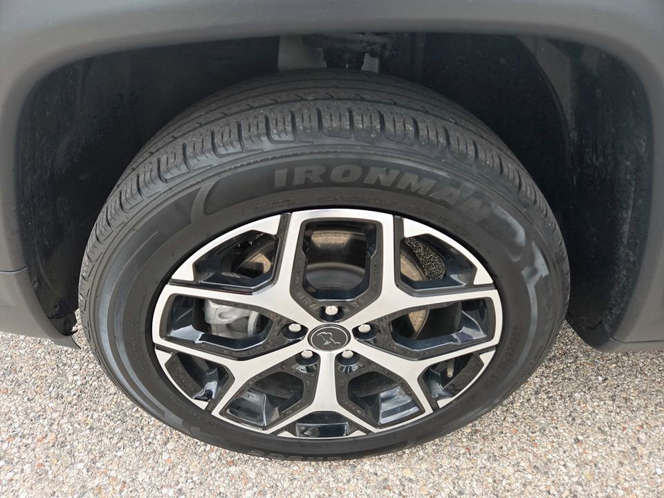 Used 2025 Jeep Compass Limited AWD/4WD image 35