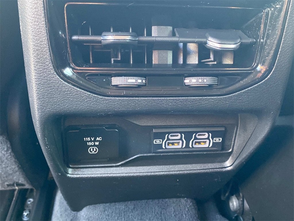 Used 2023 Jeep Grand Cherokee L Laredo w/ Luxury Tech Group I image 18