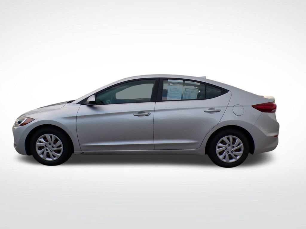 Used 2017 Hyundai Elantra SE FWD image 2