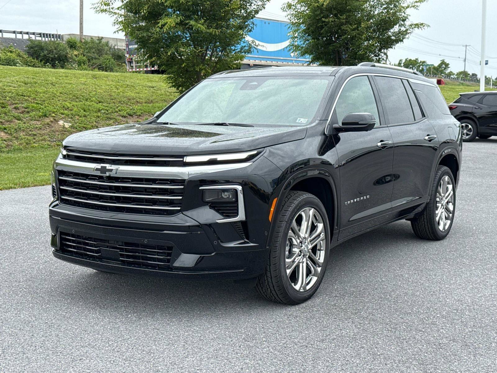 New 2025 Chevrolet Traverse High Country w/ LPO, Floor Liner Package image 16