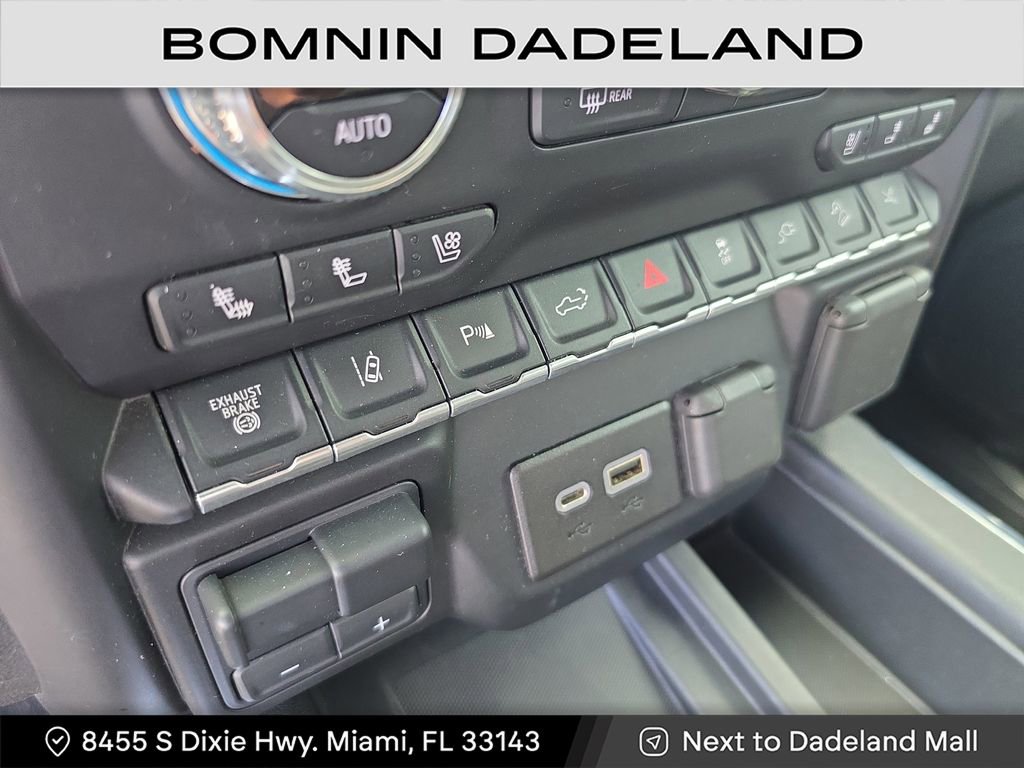Used 2022 GMC Sierra 3500 Denali w/ Denali Ultimate Package image 27