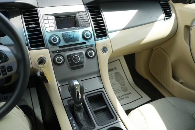 Used 2014 Ford Taurus SE FWD image 22