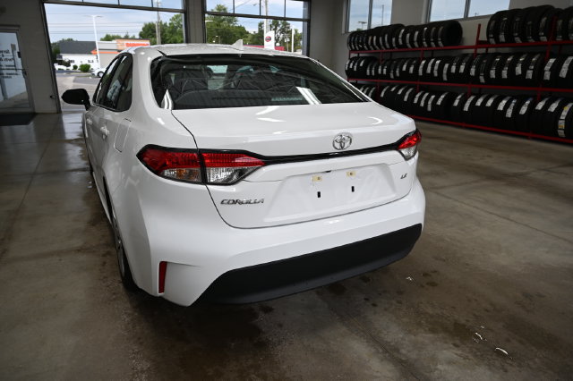 Used 2026 Toyota Corolla LE FWD image 7