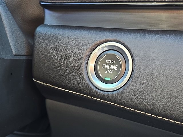 Certified 2022 Cadillac Escalade Premium Luxury image 17