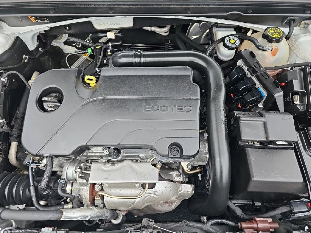 Used 2022 Chevrolet Malibu RS FWD image 34