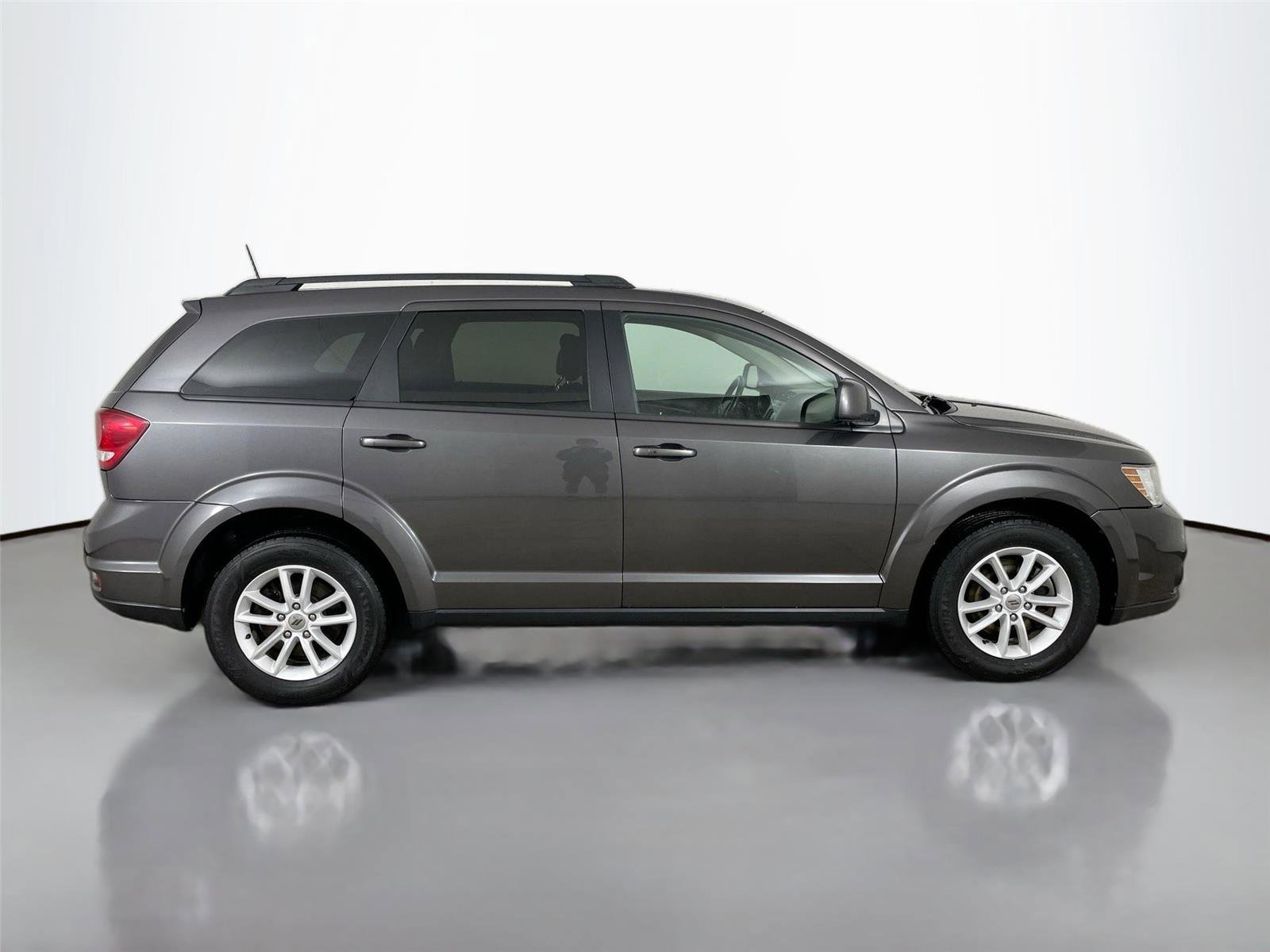Used 2019 Dodge Journey SE w/ Premium Group FWD image 16