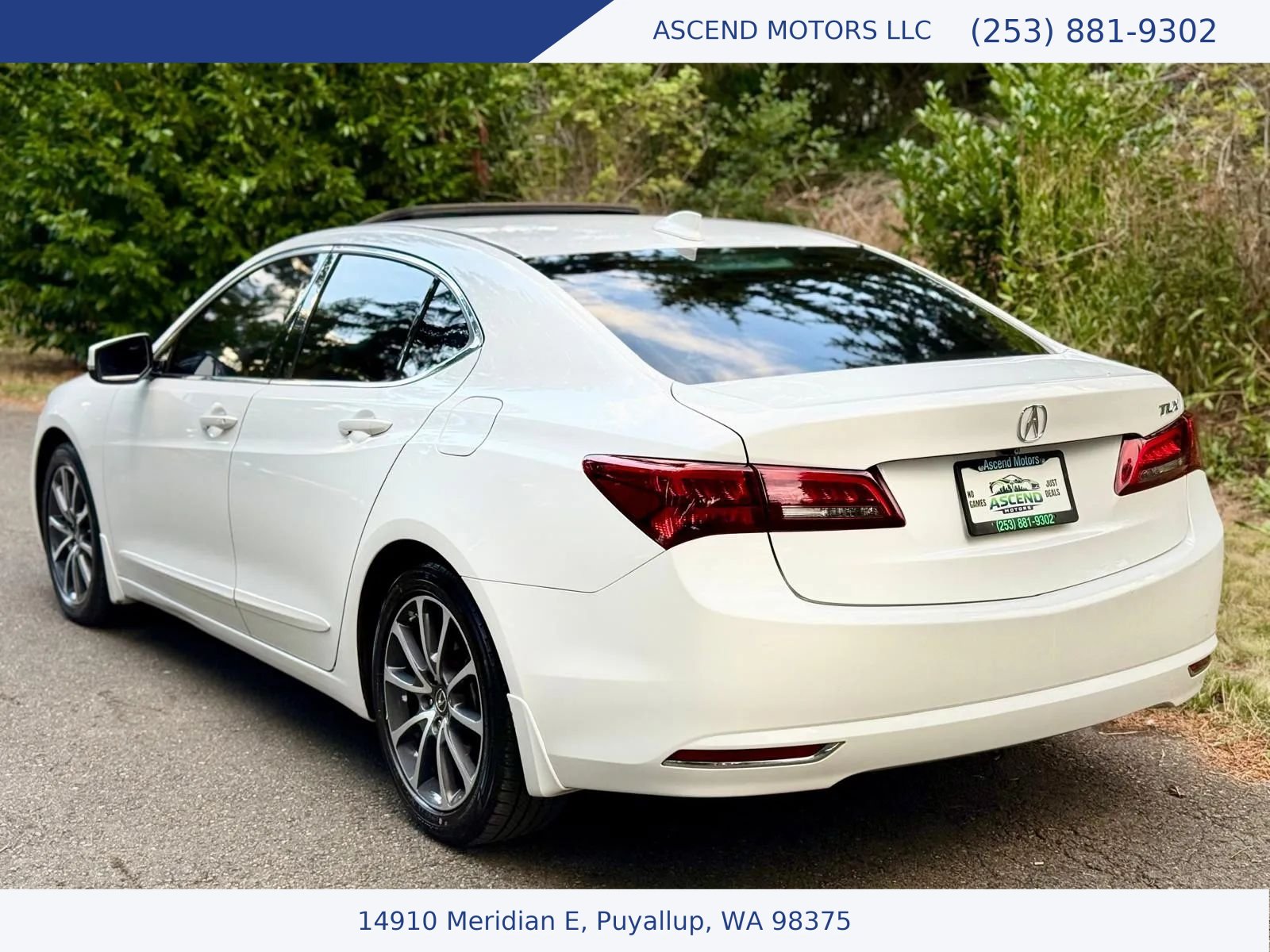 Used 2015 Acura TLX w/ Technology Package FWD image 3