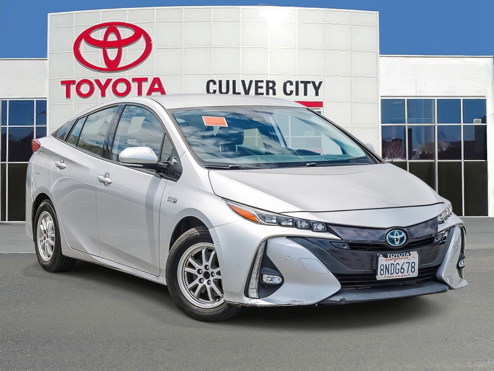 Certified 2020 Toyota Prius Prime Limited FWD image 1