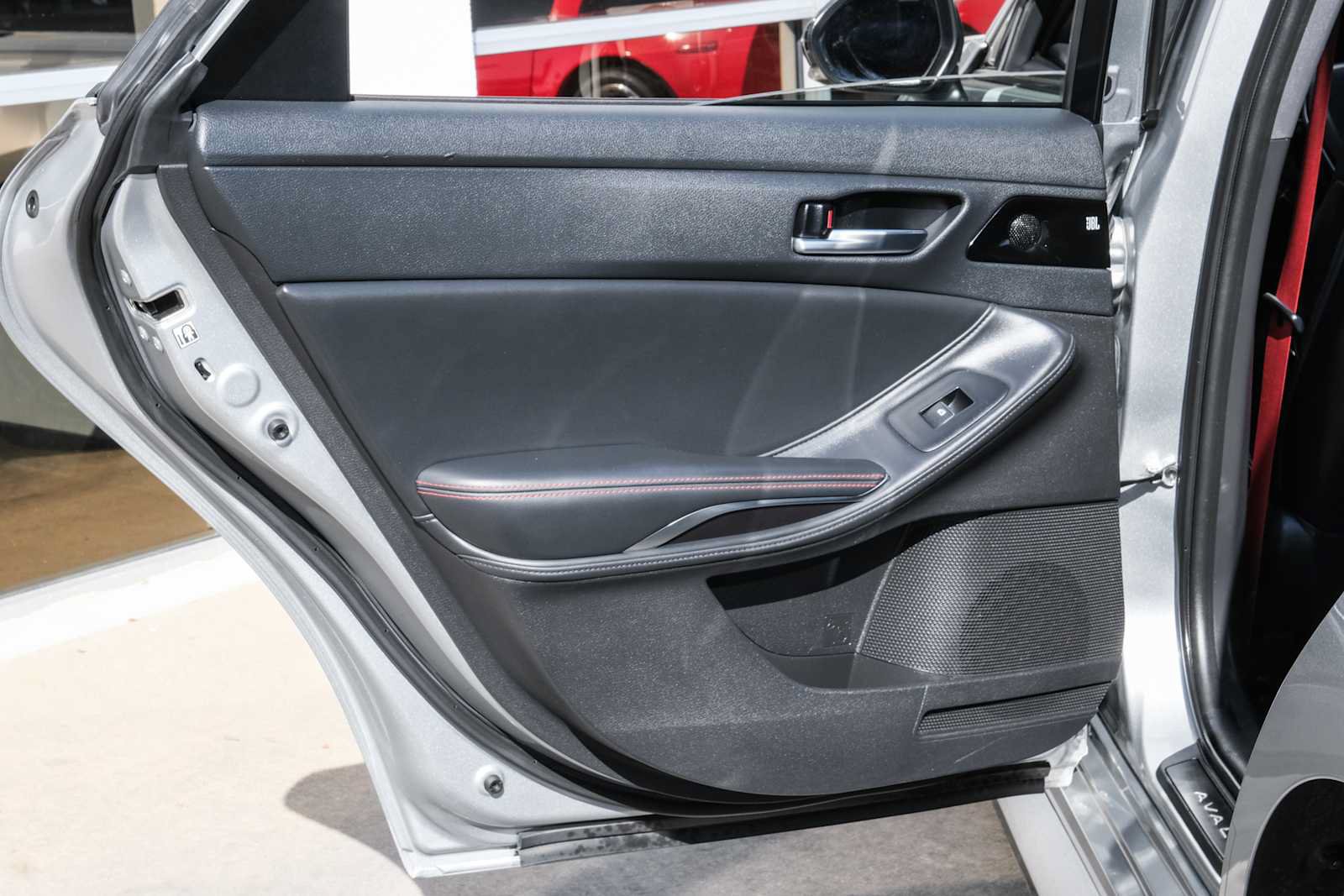 Used 2020 Toyota Avalon TRD FWD image 38