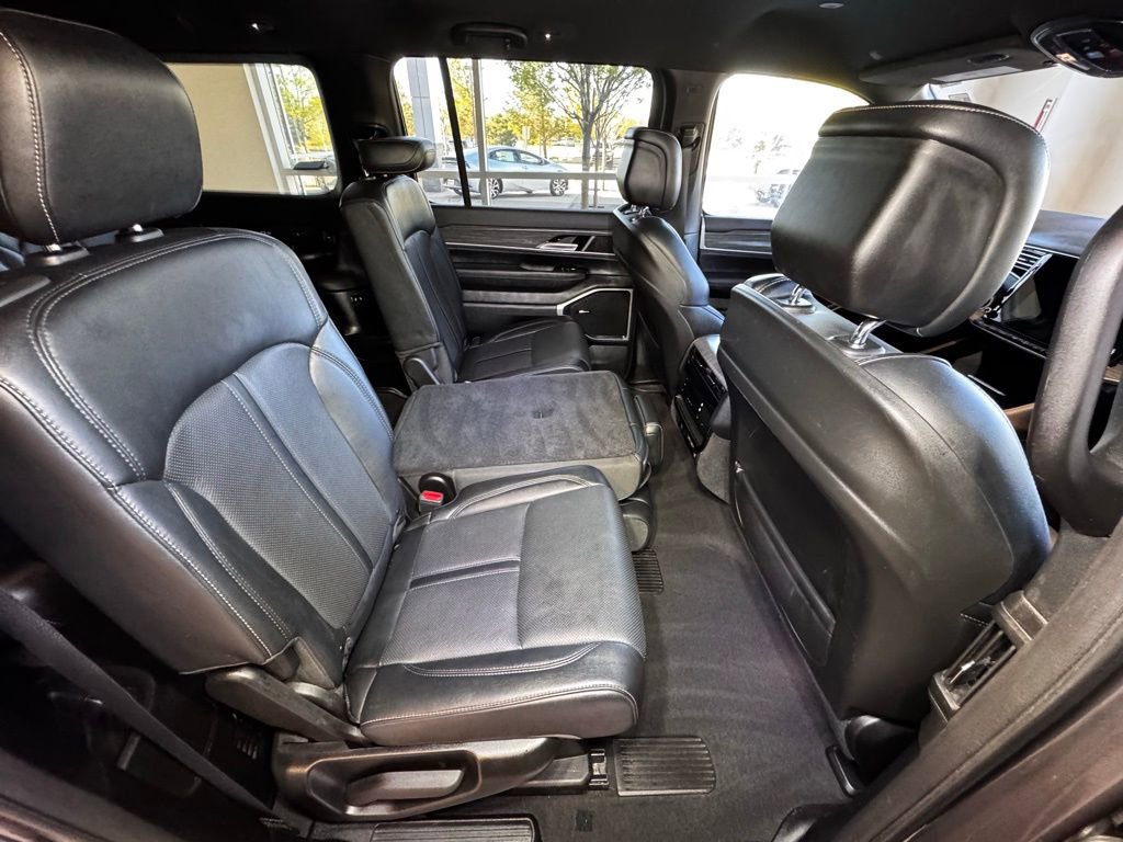 Used 2024 Jeep Wagoneer L Series II w/ Flexible Seating Group AWD/4WD image 52