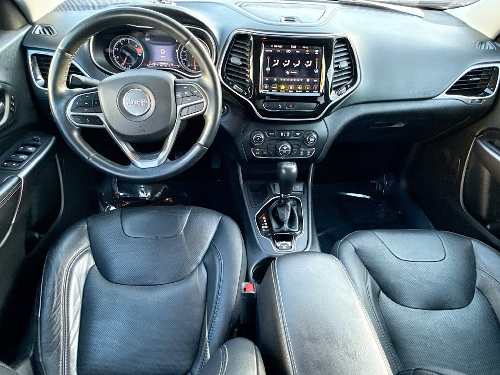 Used 2019 Jeep Cherokee Limited FWD image 16
