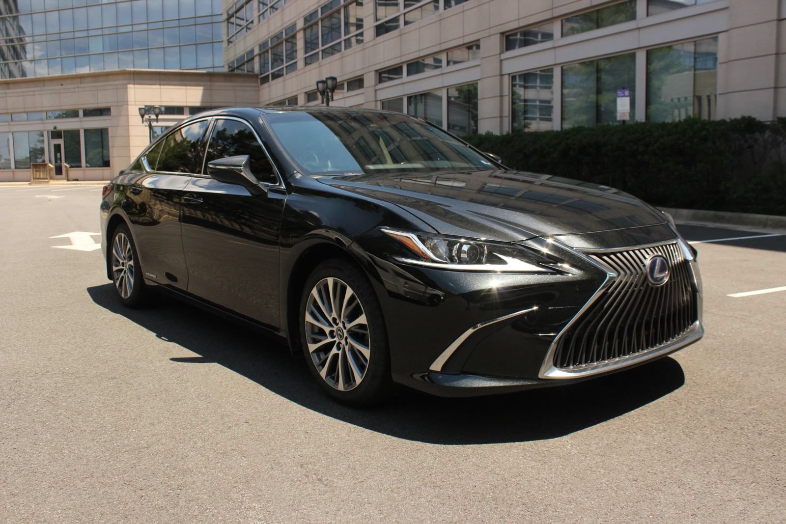 Used 2019 Lexus ES 300h w/ Premium Package