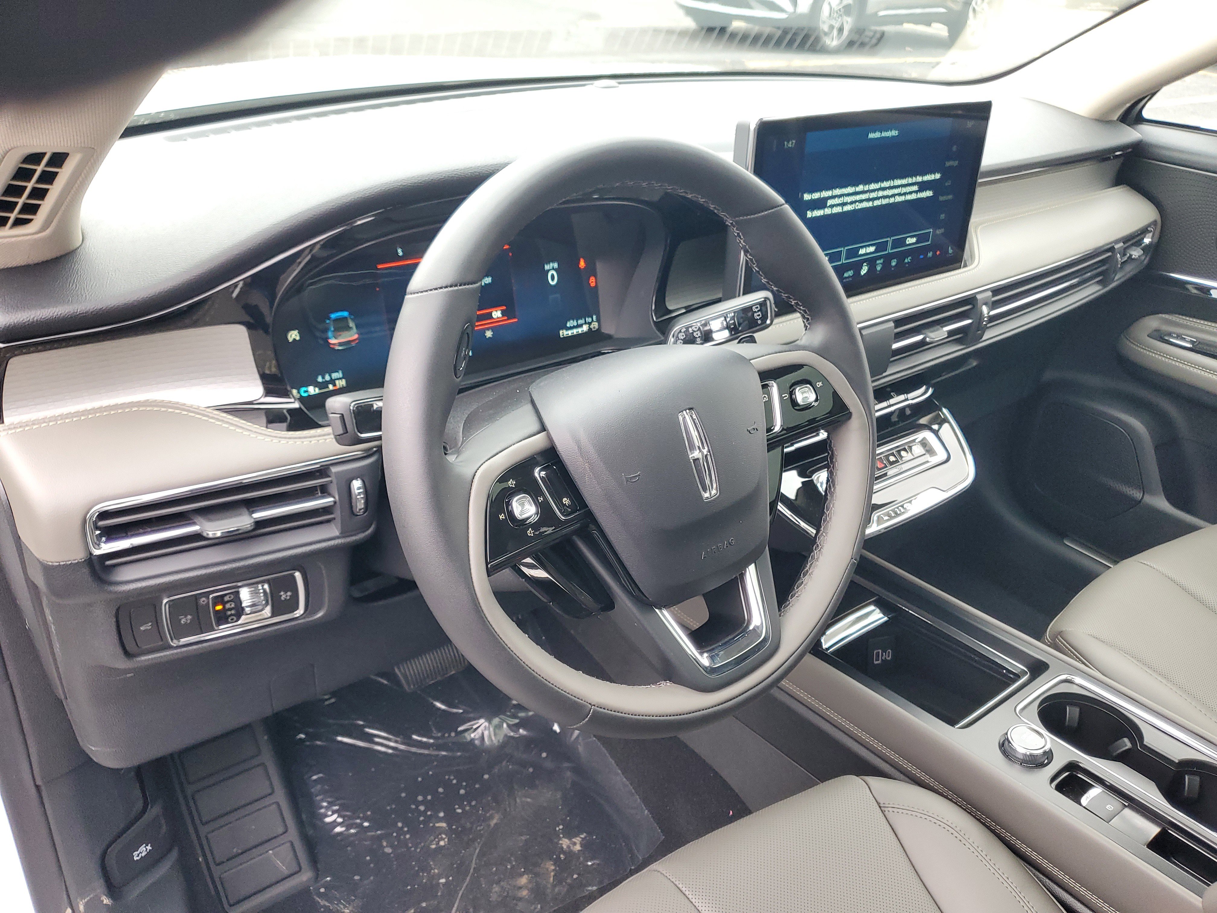 New 2026 Lincoln Corsair Premiere image 13