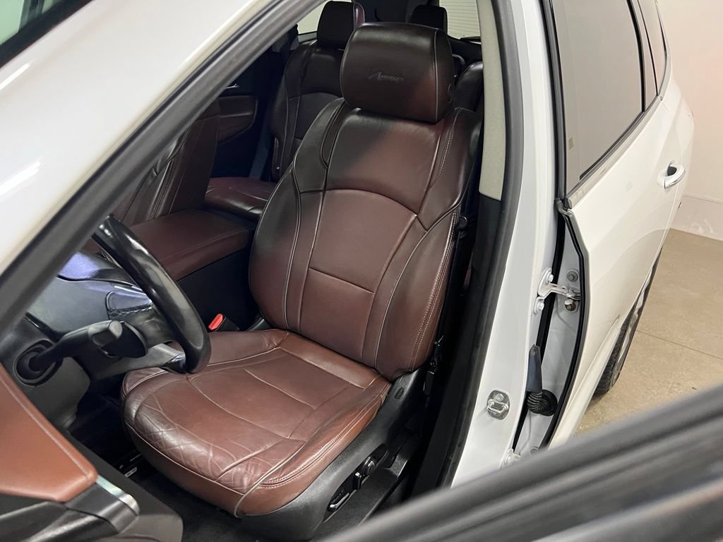 Certified 2018 Buick Enclave Avenir w/ Avenir Technology Package AWD/4WD image 35