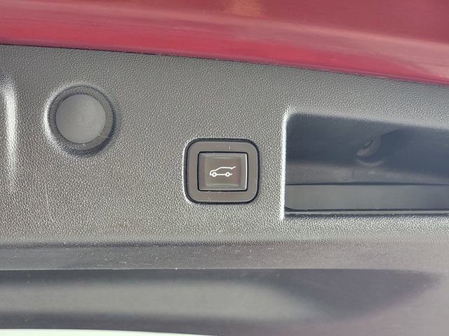 Used 2018 Chevrolet Equinox LT FWD image 16