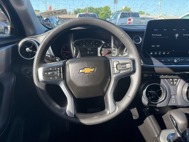 Used 2025 Chevrolet Blazer LT AWD/4WD image 3