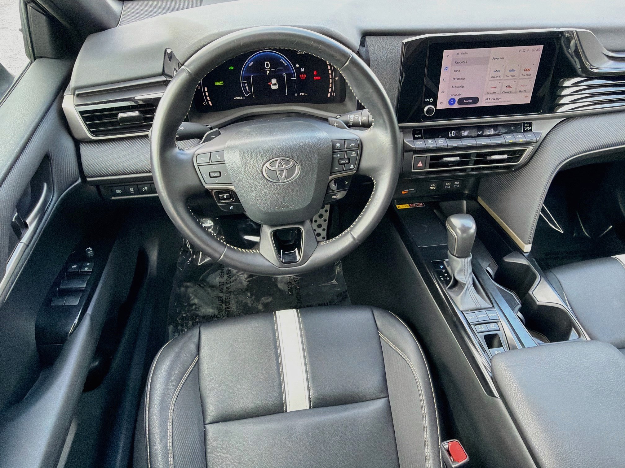 Used 2025 Toyota Camry SE FWD image 16