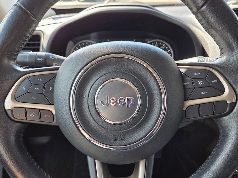 Used 2017 Jeep Renegade Latitude AWD/4WD image 11