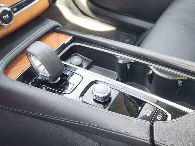 Used 2025 Volvo XC90 B6 Ultra image 15