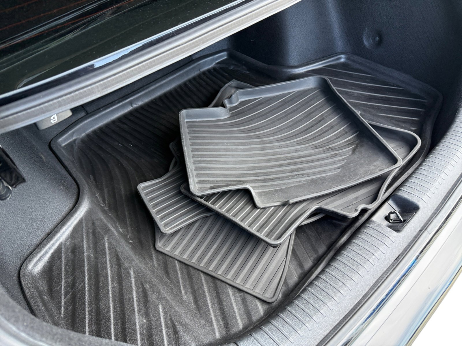 Used 2024 Honda Accord EX image 12