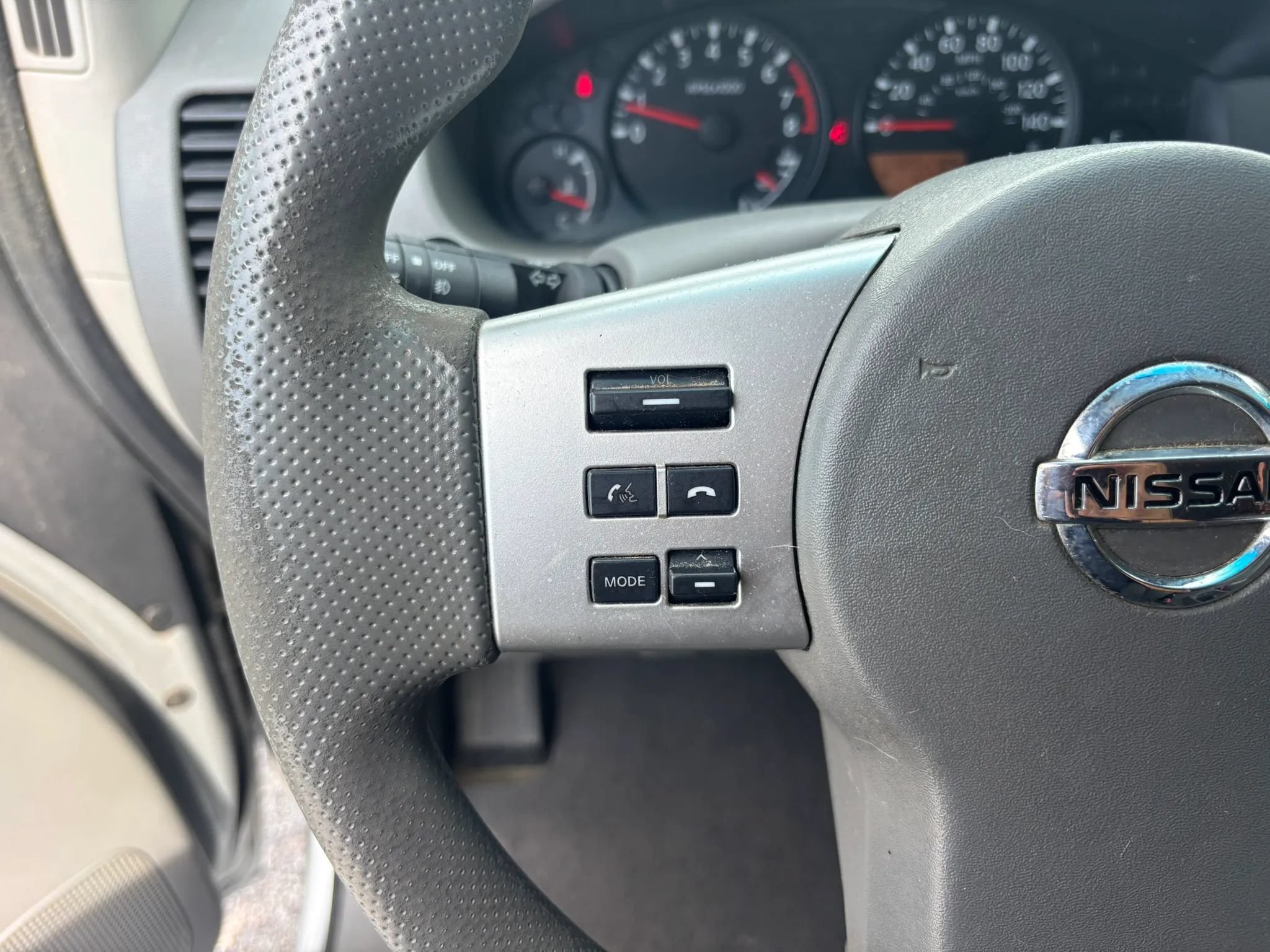 Used 2013 Nissan Frontier SV w/ SV Value Truck Pkg RWD image 12