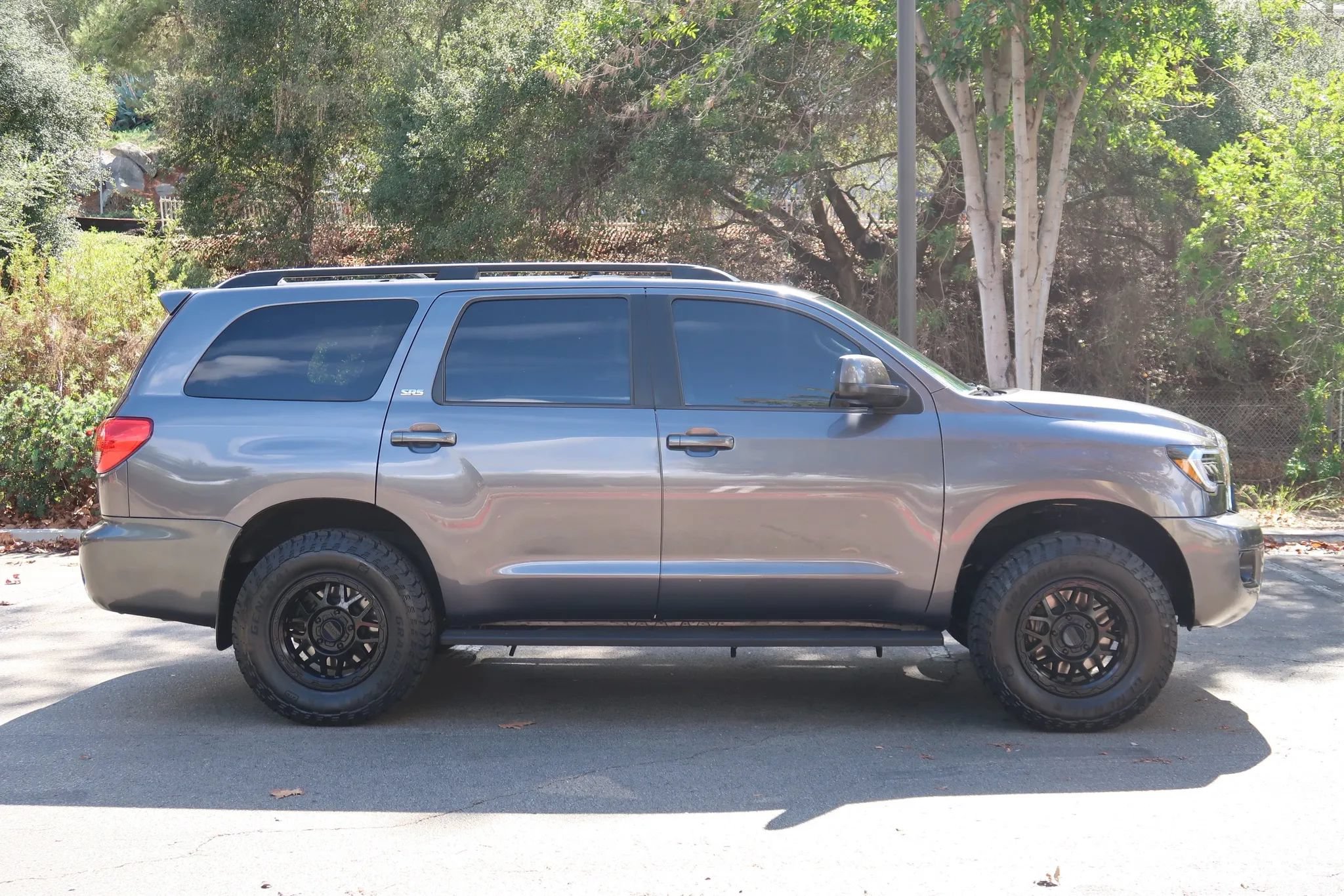 Used 2014 Toyota Sequoia SR5 AWD/4WD image 10