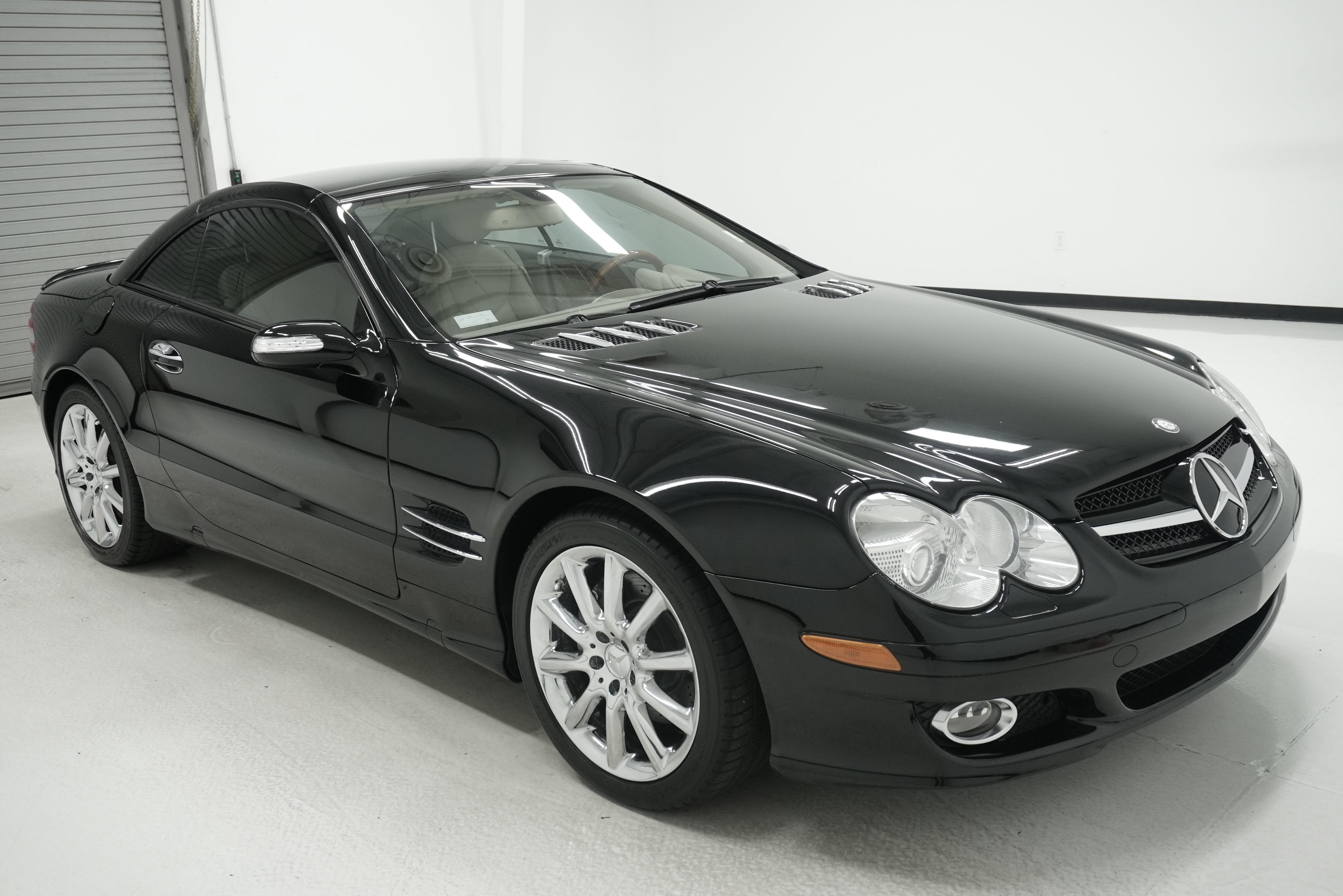 Used 2007 Mercedes-Benz SL 550 image 3