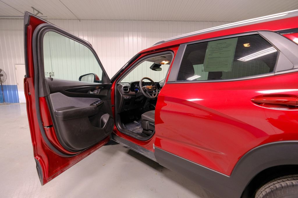 Used 2025 Chevrolet TrailBlazer LT image 24