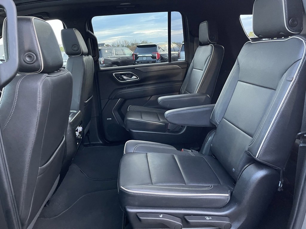 Used 2023 GMC Yukon XL SLT image 29