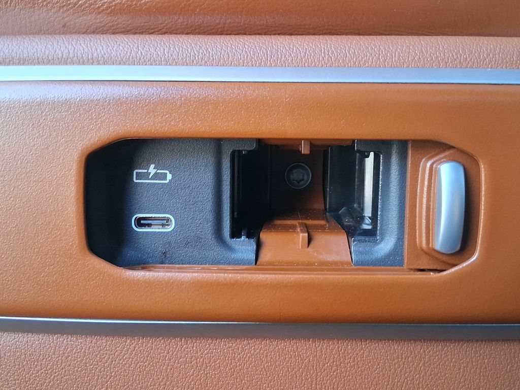 Used 2025 BMW X7 M60i AWD/4WD image 29
