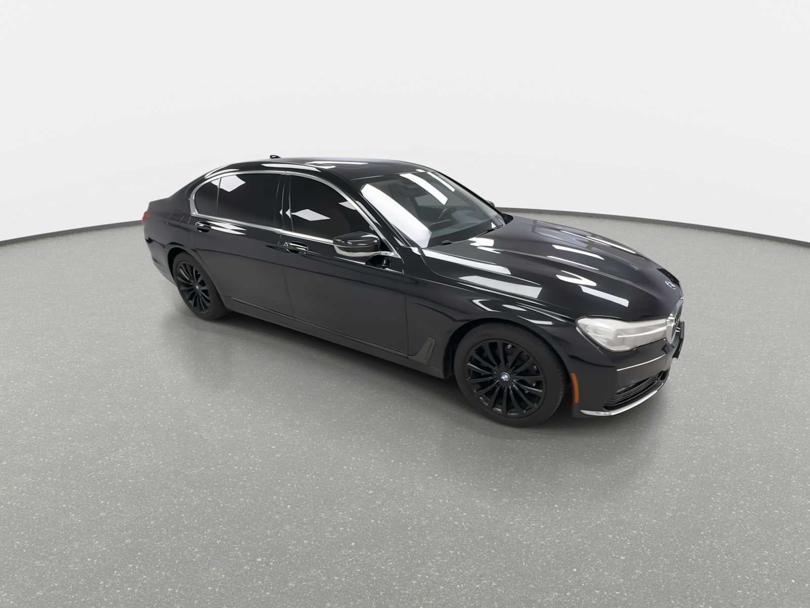Used 2018 BMW 740i xDrive AWD/4WD image 2