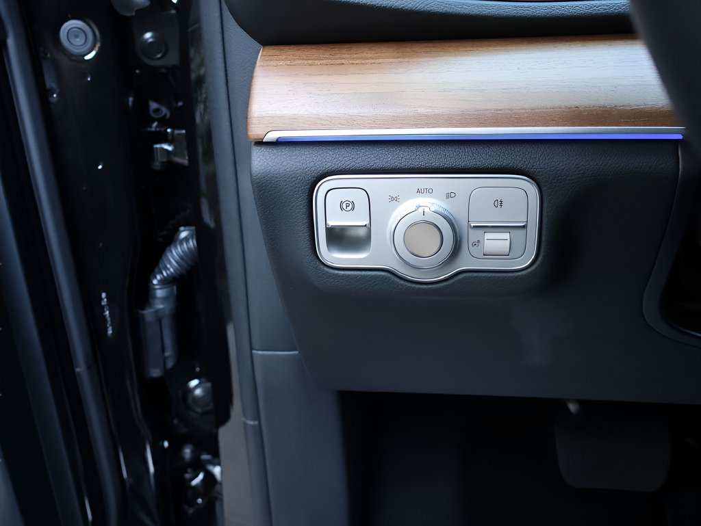 Certified 2025 Mercedes-Benz GLE 350 4MATIC image 37