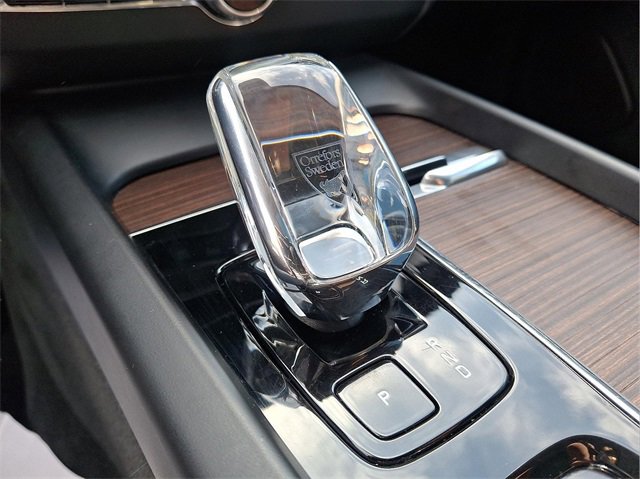 Certified 2023 Volvo XC60 B6 Ultimate w/ Protection Package Premier image 16