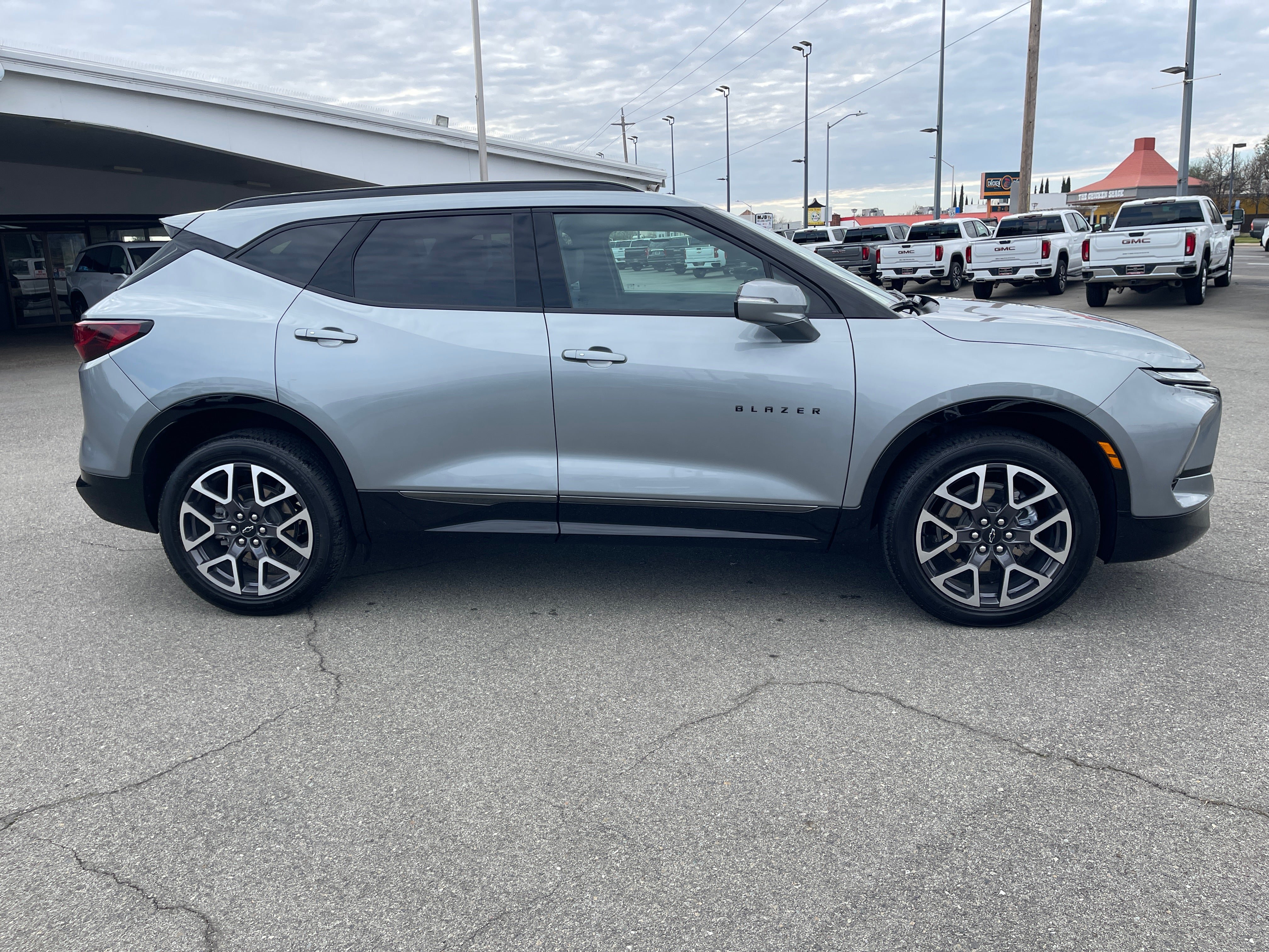 Used 2025 Chevrolet Blazer RS AWD/4WD image 4