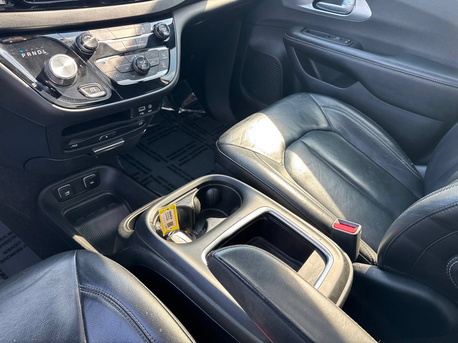 Used 2018 Chrysler Pacifica Touring-L Plus FWD image 28
