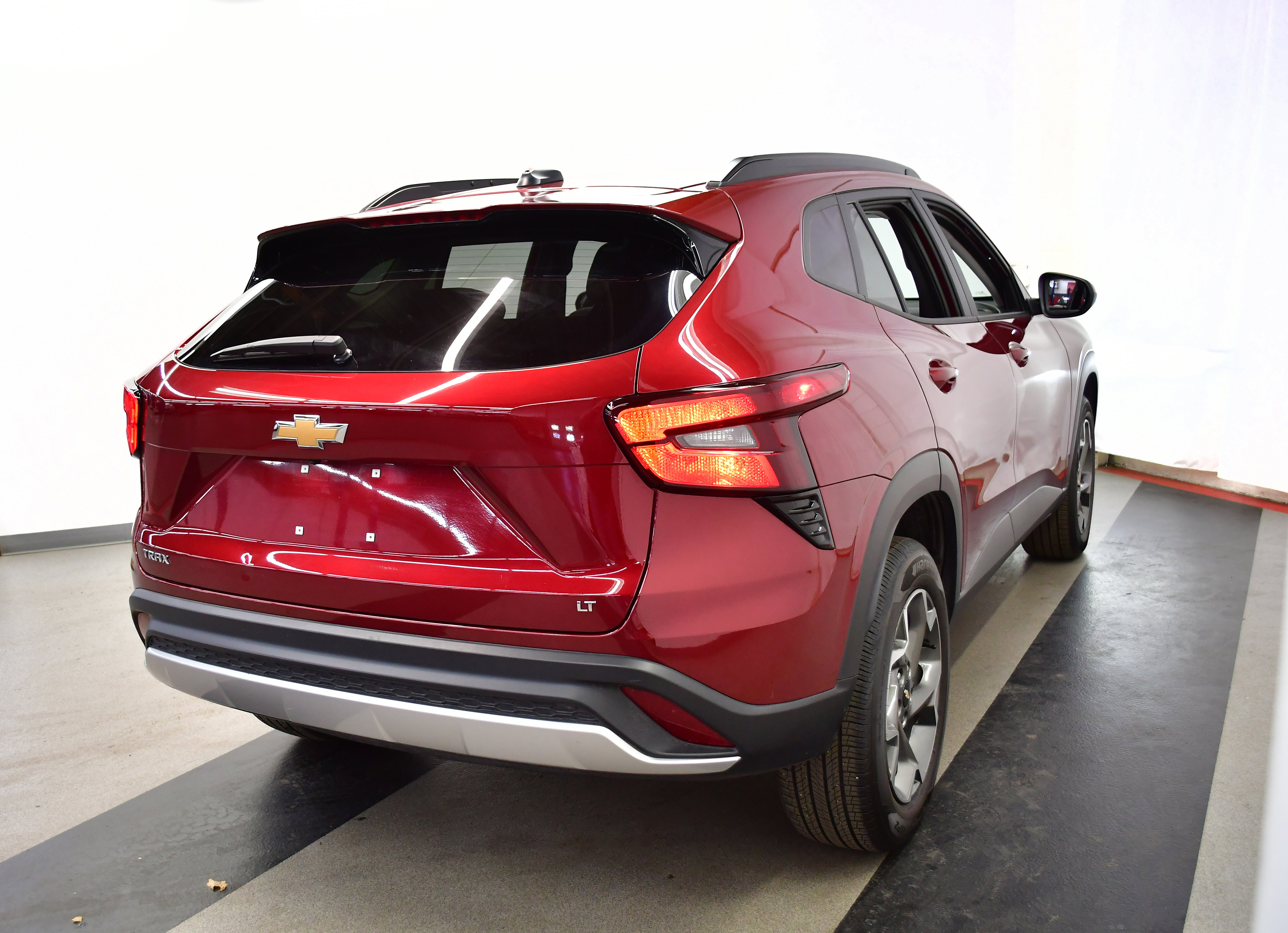 Used 2025 Chevrolet Trax LT image 7
