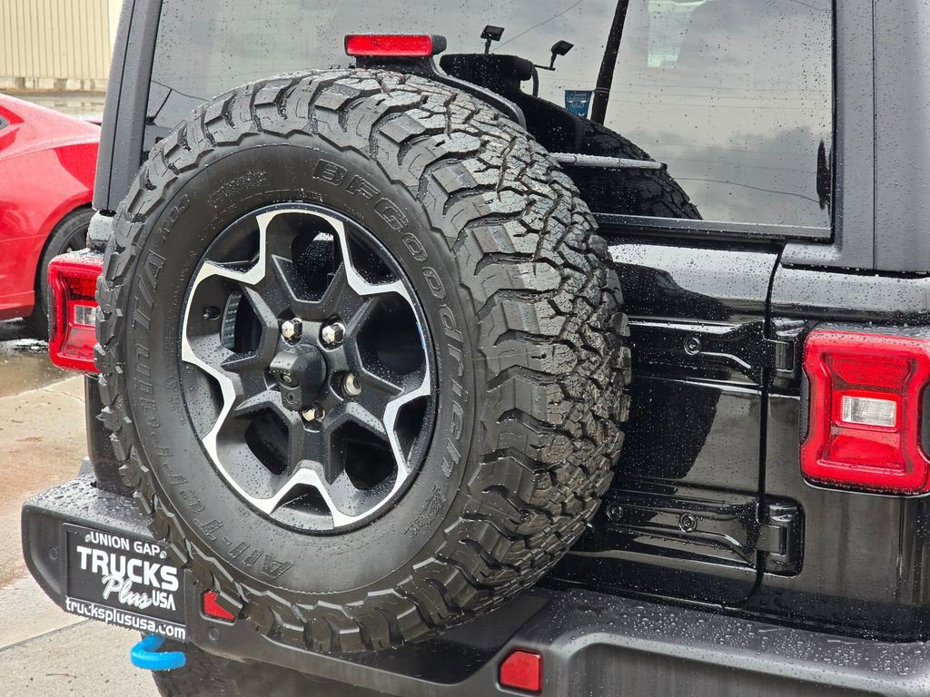 Used 2023 Jeep Wrangler Unlimited Rubicon 4xe w/ Safety Group AWD/4WD image 13