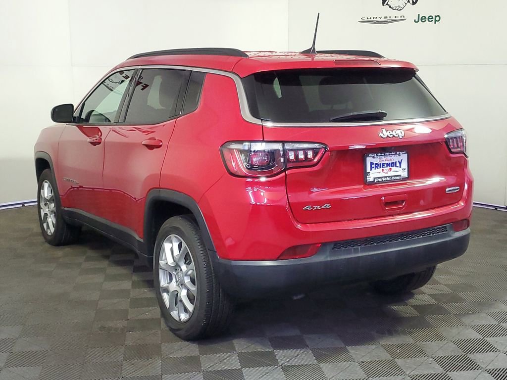 Used 2024 Jeep Compass Latitude image 4