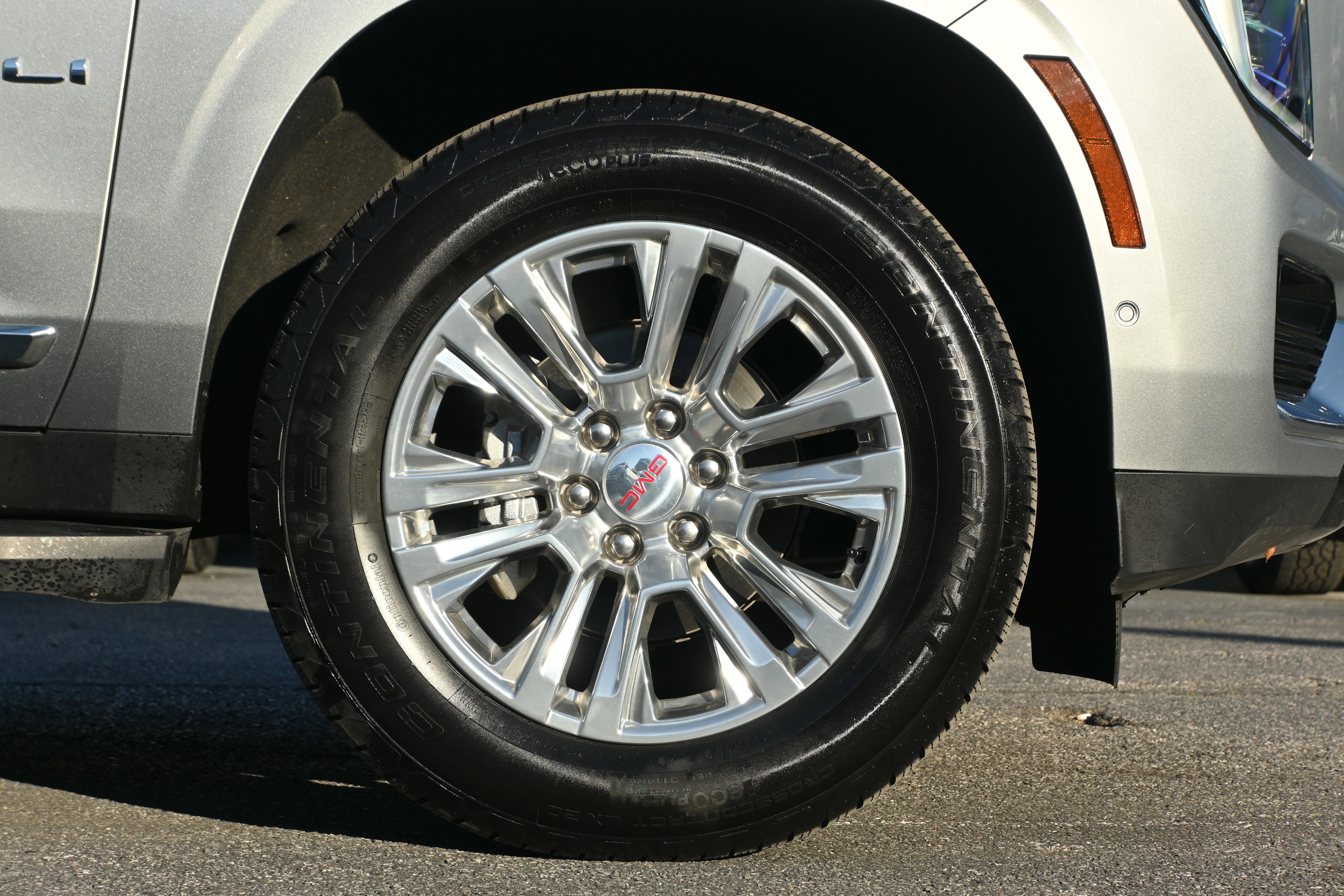 Used 2025 GMC Yukon Denali image 24