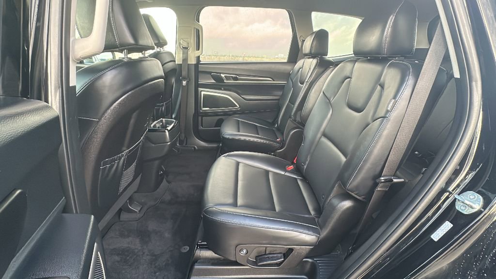 Used 2025 Kia Telluride S FWD image 32