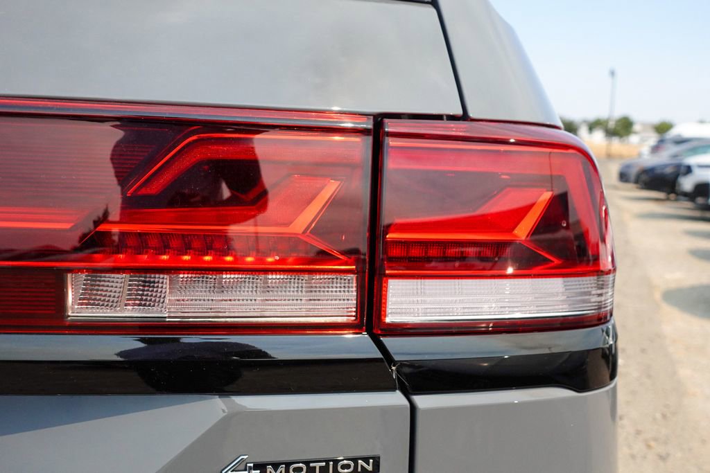New 2026 Volkswagen Atlas Peak Edition image 8